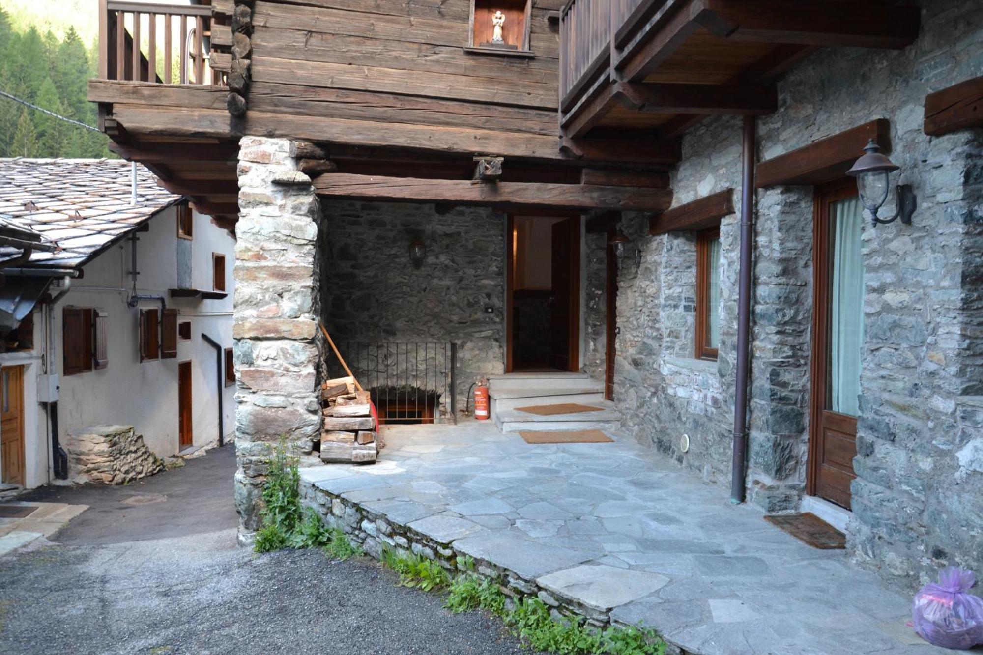Alle Pendici Del Monte Rosa Champoluc Extérieur photo